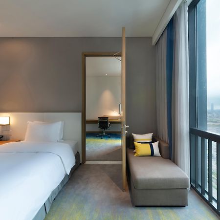 Holiday Inn Express Shenzhen Songgang, An Ihg Hotel Zewnętrze zdjęcie